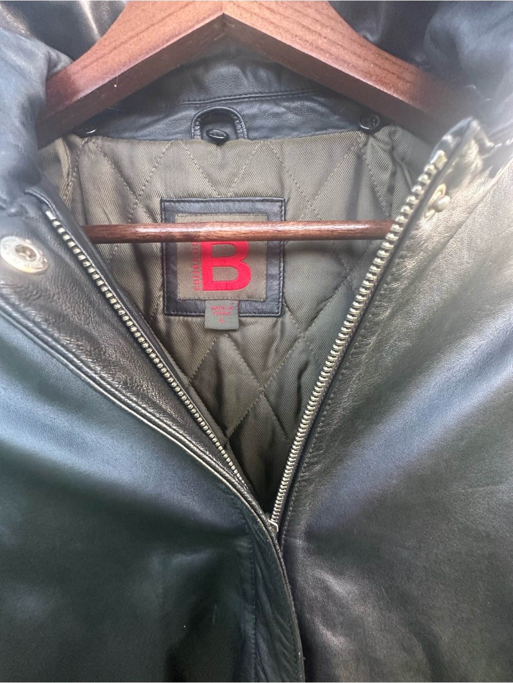 Women’s Large Black Leather Jacket with Quilted Interior- like new - Picture 7 of 10